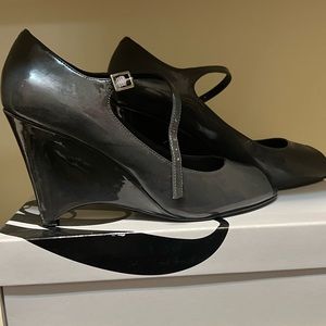 SLIGHTLY WORN w/Original Box | Nine West TASTYO SUITED GREY Wedge Sandals